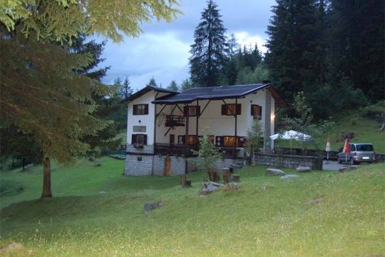 foto Rifugio "Alla cascata"