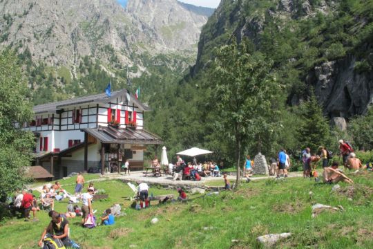 Foto  Rifugio "Sandro occhi all'Aviolo"  @rifugi.lombardia.it